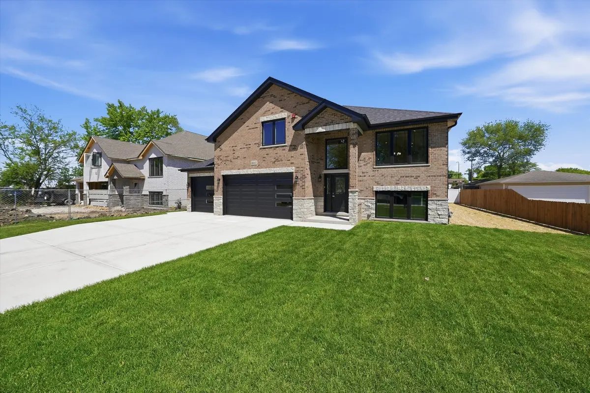 8011 S Oconto Avenue, Bridgeview, IL 60455 - #1