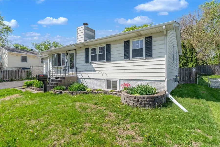 3218 W 11th Street, Davenport, IA 52804 - #2