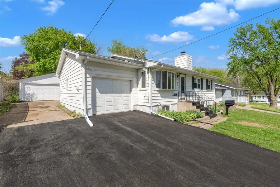 3218 W 11th Street, Davenport, IA 52804 - #3