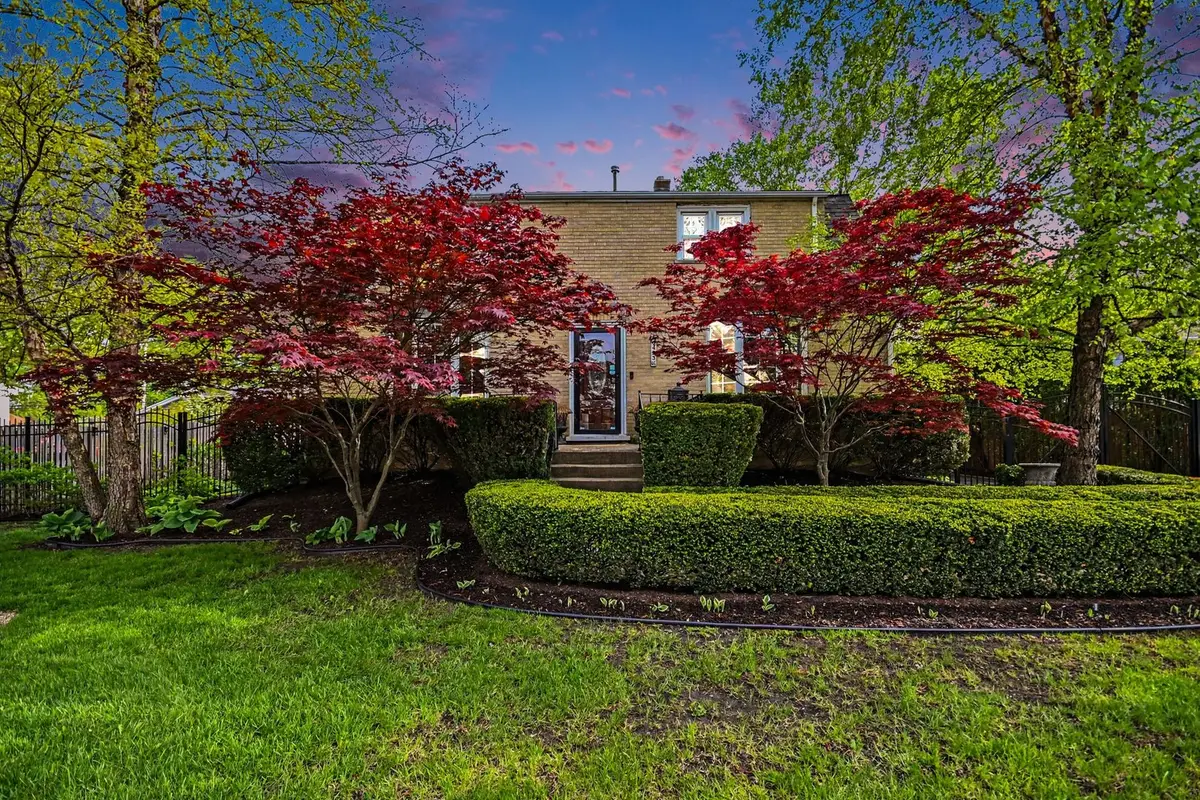 6433 W 82nd Street, Burbank, IL 60459 - #1