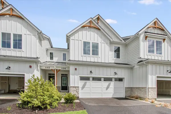 104 Sterling Drive, Lincolnshire, IL 60069