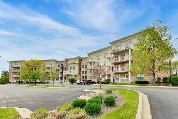 601 W Rand Road #201, Arlington Heights, IL 60004