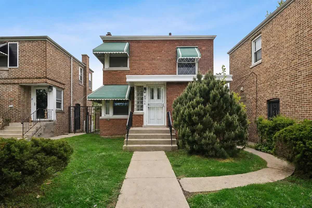 8906 S Crandon Avenue, Chicago, IL 60617 - #1