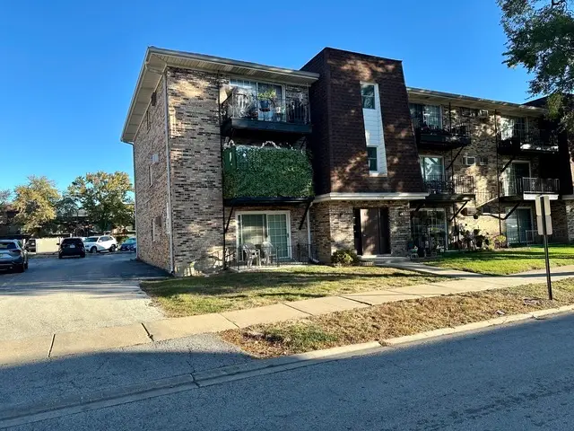 7008 Oconnell Drive #201, Chicago Ridge, IL 60415 - #1