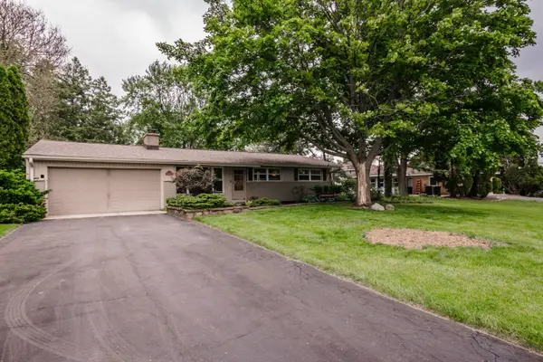 9S771 Brookbank Road, Willowbrook, IL 60527