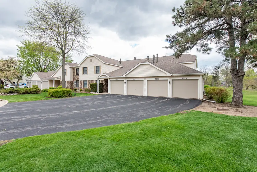 5227 Rockpointe Court #5227, Gurnee, IL 60031 - #2
