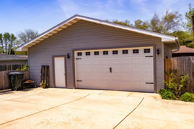 910 Shields Avenue, Winthrop Harbor, IL 60096 - #2