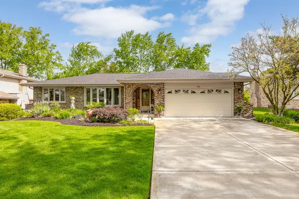 1706 Holly Avenue, Darien, IL 60561