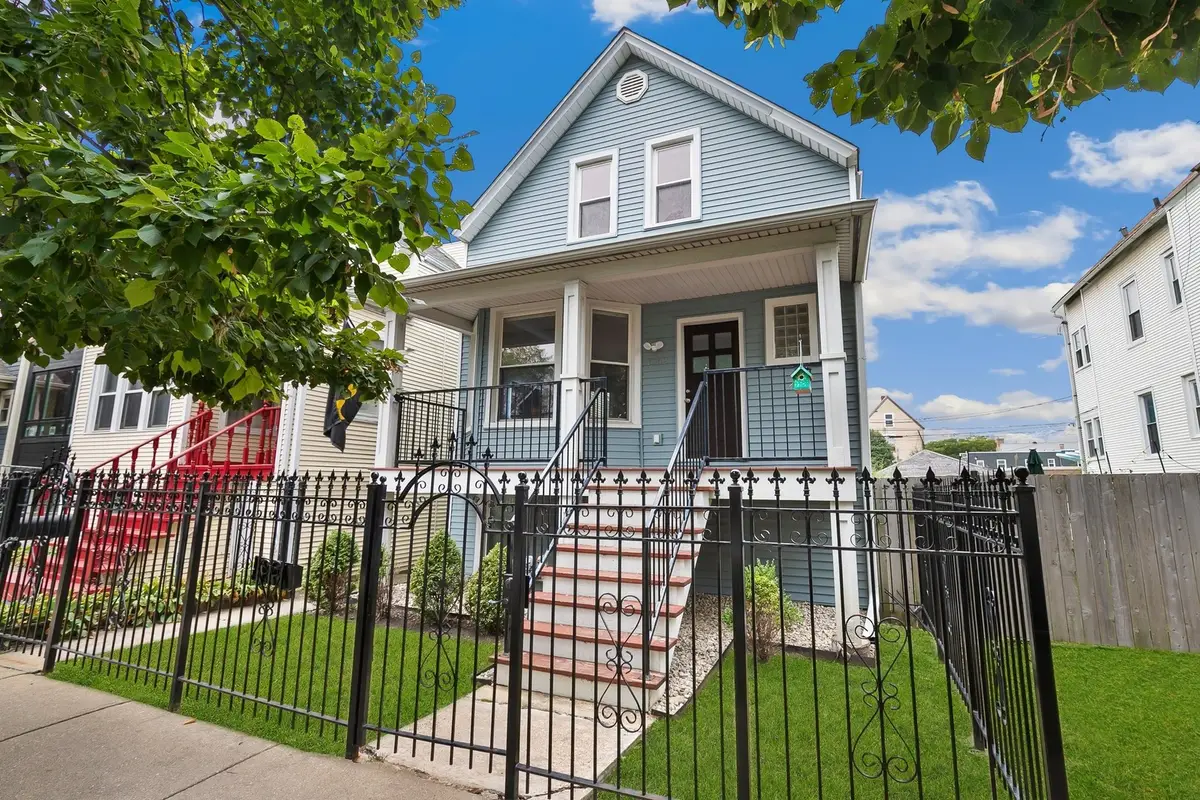 3142 N Christiana Avenue, Chicago, IL 60618 - #1