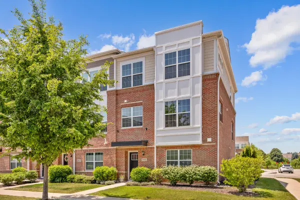 2961 Reflection Drive, Naperville, IL 60564