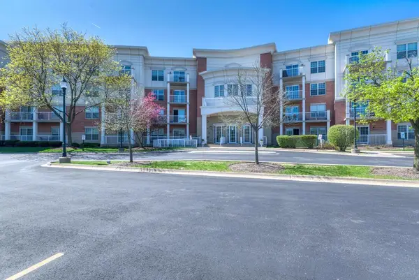 601 W Rand Road #106, Arlington Heights, IL 60004