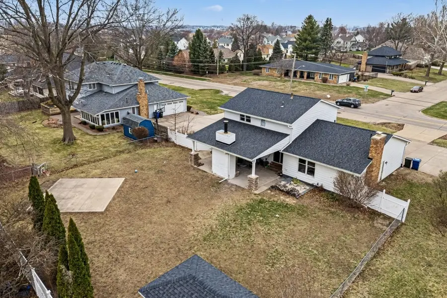 2039 E 46th Street, Davenport, IA 52807 - #3