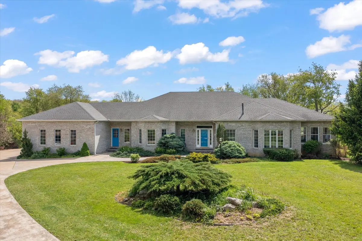 588 E County Road 2400, Dewey, IL 61840 - #1