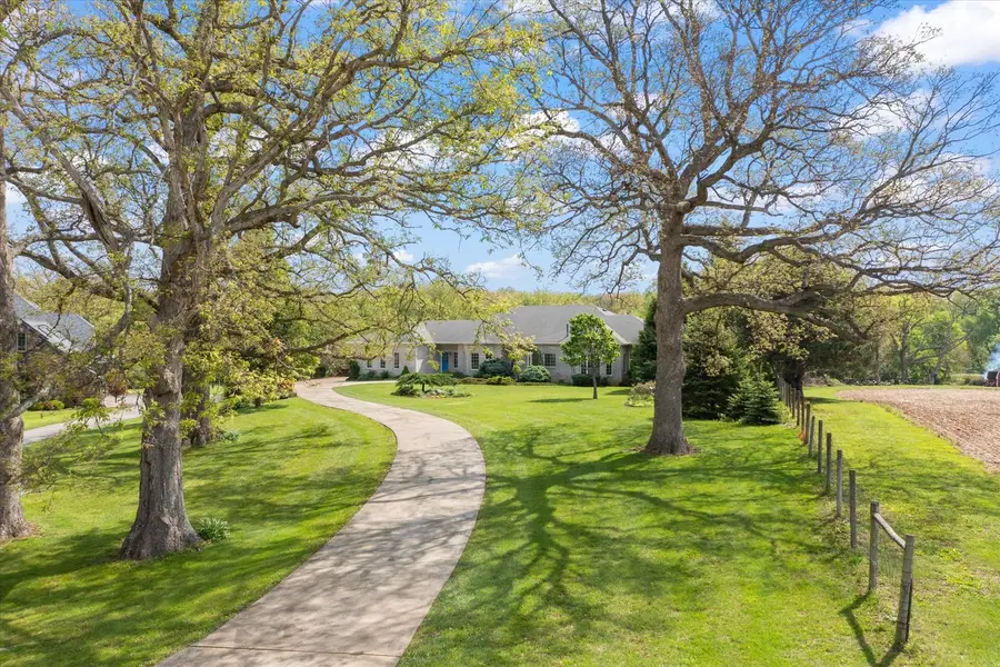 588 E County Road 2400, Dewey, IL 61840 - #2