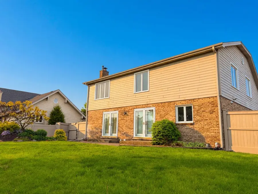 8732 W Surrey Park, Palos Hills, IL 60465 - #2