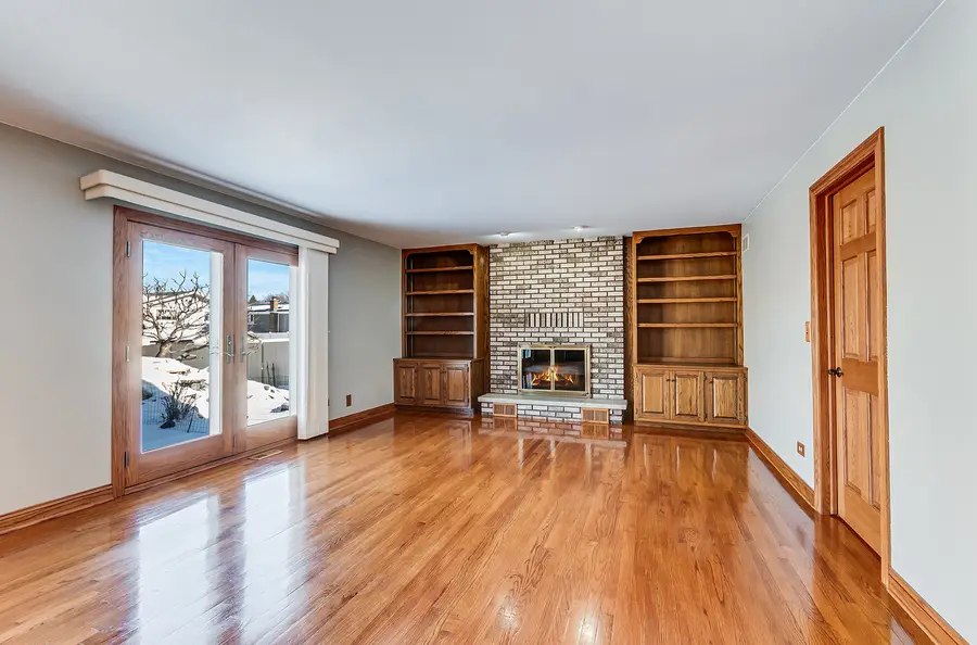 8732 W Surrey Park, Palos Hills, IL 60465 - #3