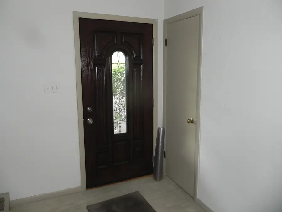 9 E North Court, Decatur, IL 62526 - #3