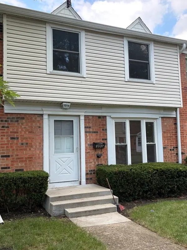 2037 Duxbury Court, Streamwood, IL 60107