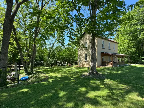 104 W Heacock Street, Jonesboro, IL 62952