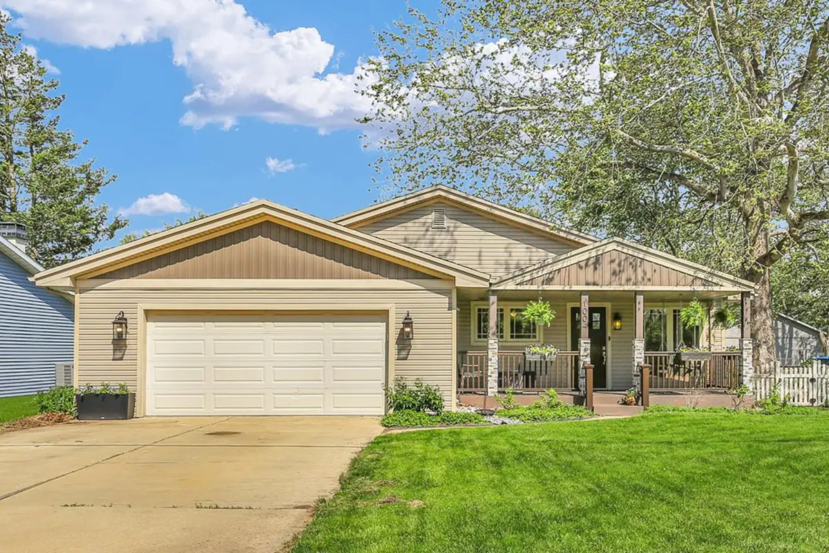 1004 S Division Street, Mahomet, IL 61853 - #1