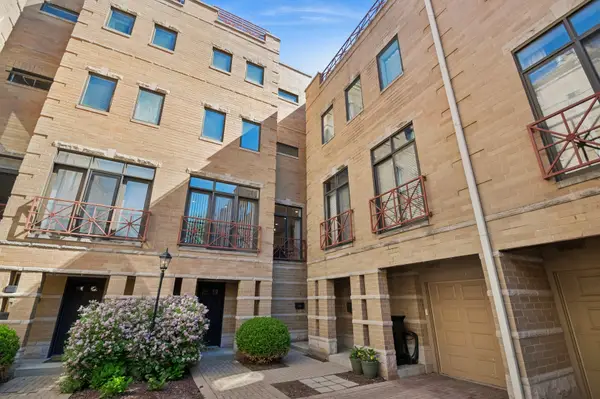1350 W Byron Street #7, Chicago, IL 60613
