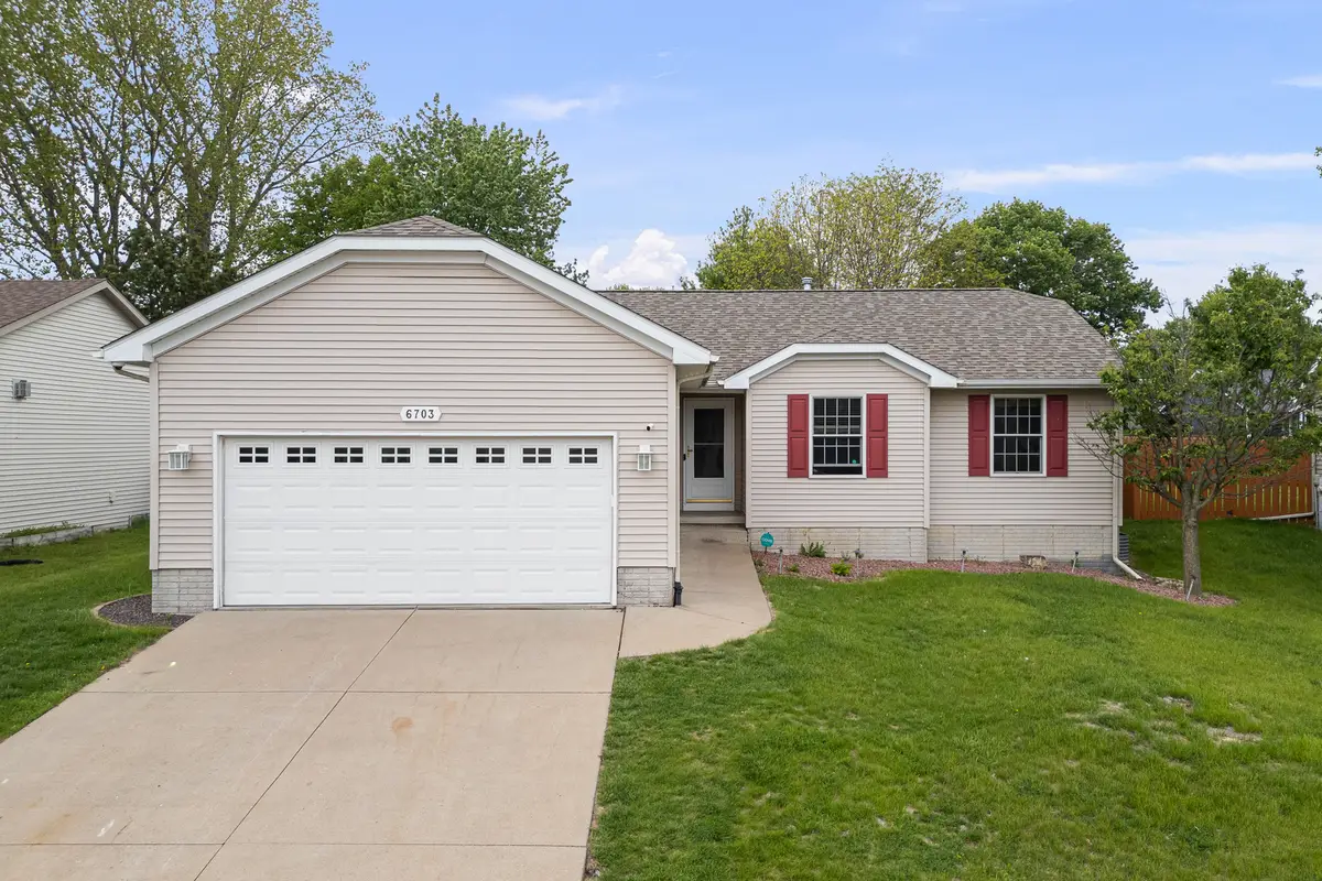 6703 Brookview Lane, Davenport, IA 52806 - #1