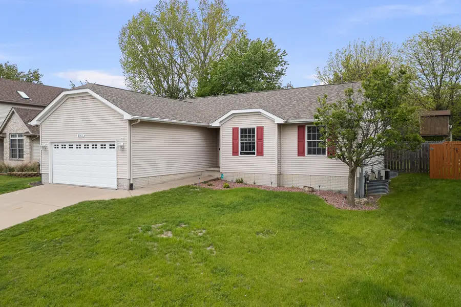 6703 Brookview Lane, Davenport, IA 52806 - #2