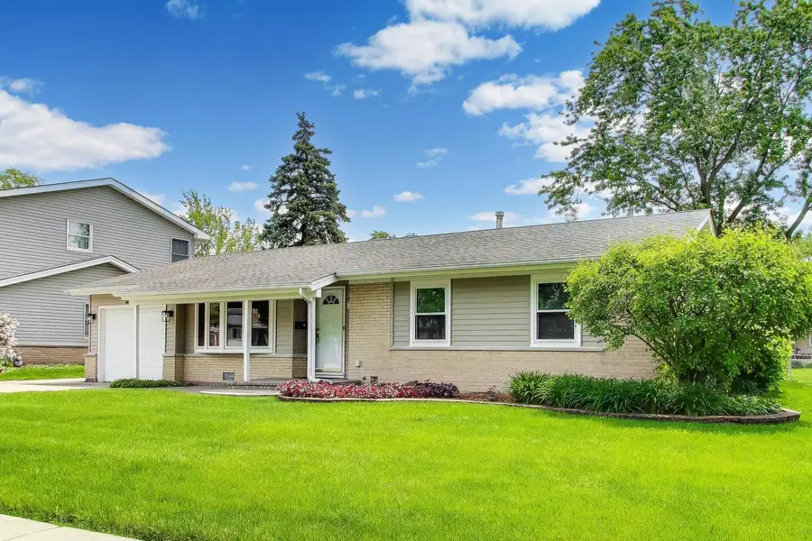 241 Brookhaven Drive, Elk Grove Village, IL 60007 - #2
