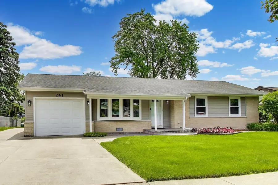 241 Brookhaven Drive, Elk Grove Village, IL 60007 - #3