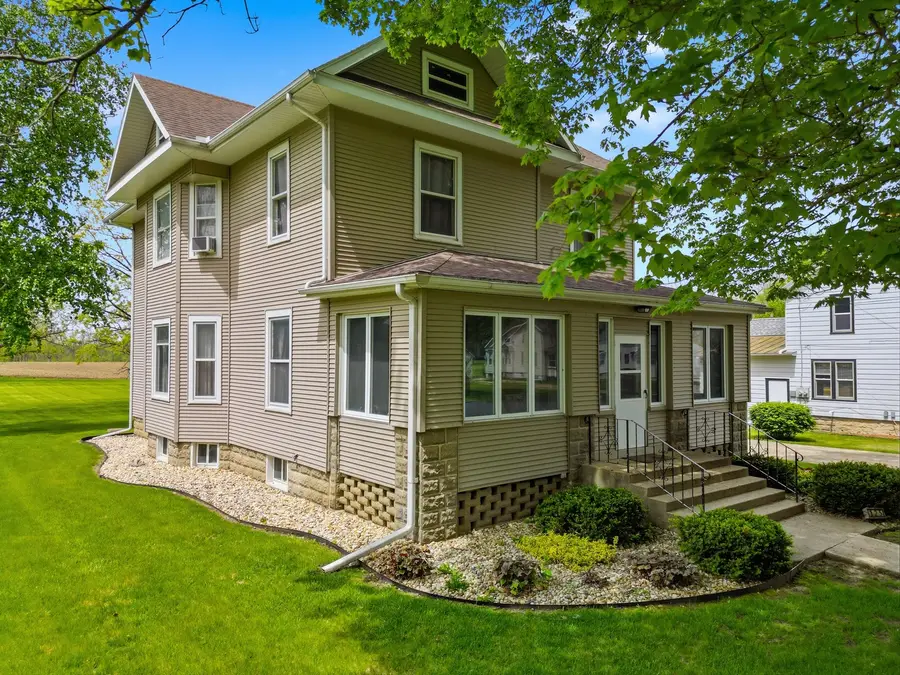 125 S State Street, Franklin Grove, IL 61031 - #3