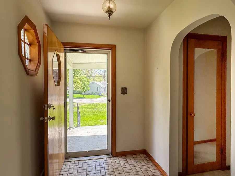1017 Mary Avenue, Dixon, IL 61021 - #3