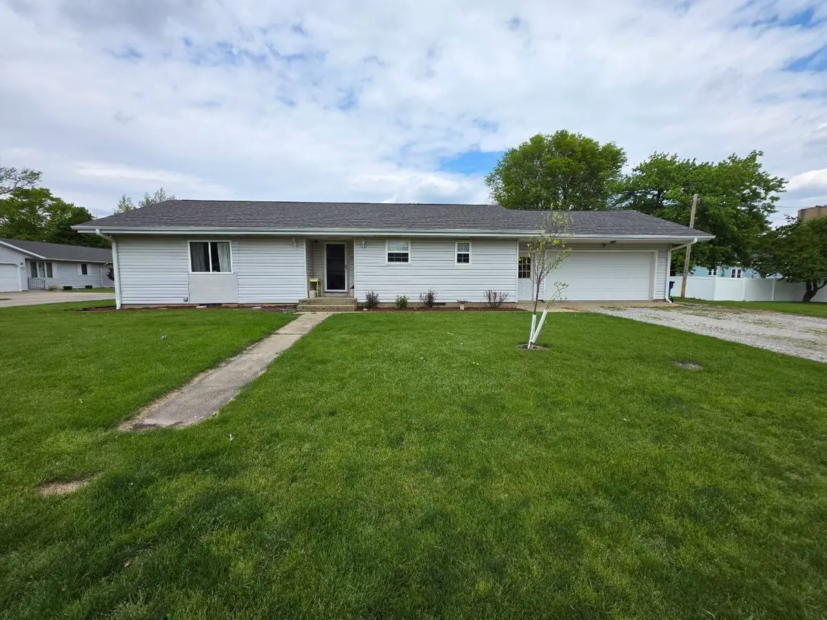 200 W South Street, Flanagan, IL 61740 - #1
