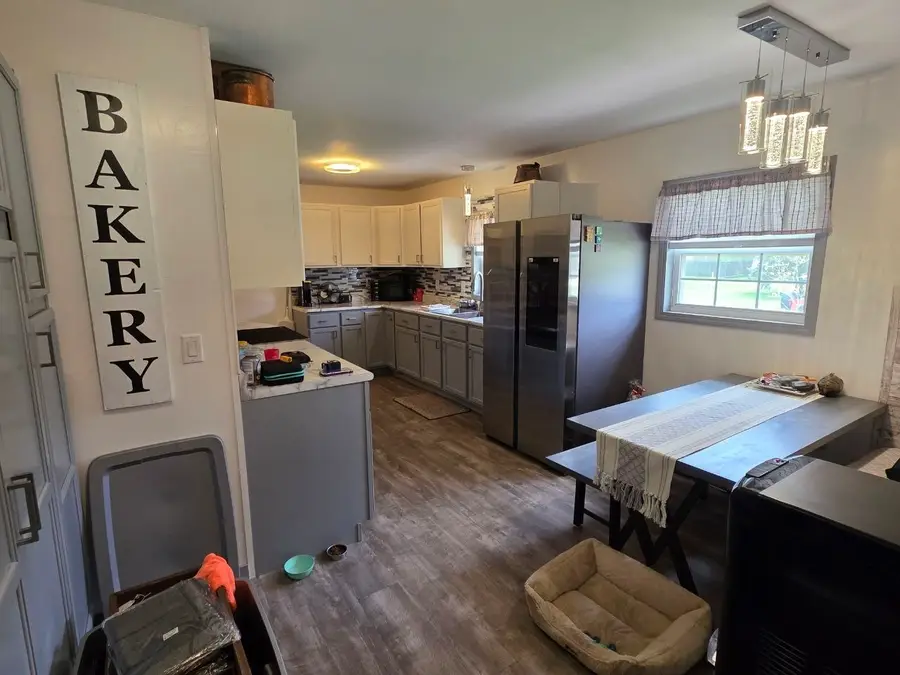 200 W South Street, Flanagan, IL 61740 - #3