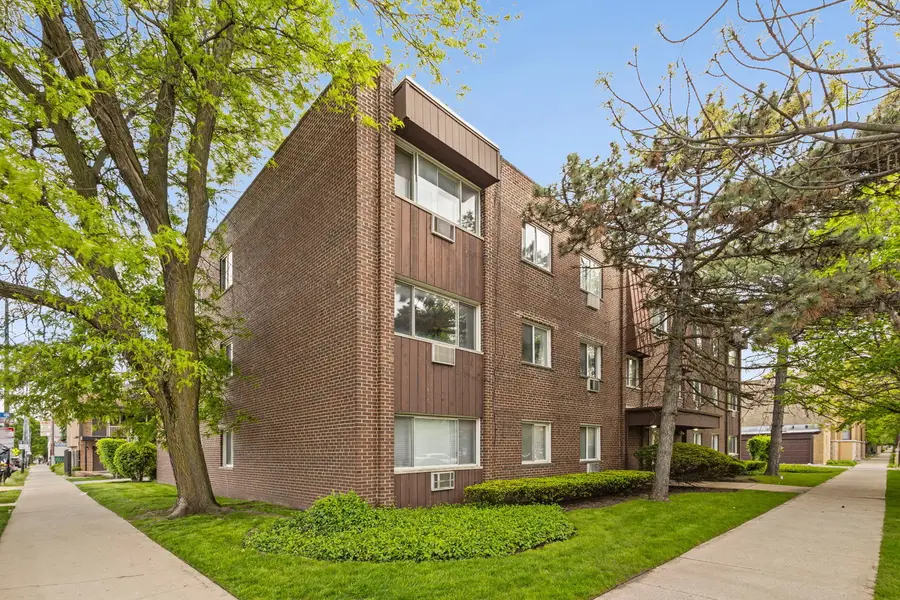 3201 W Balmoral Avenue #301, Chicago, IL 60625 - #2