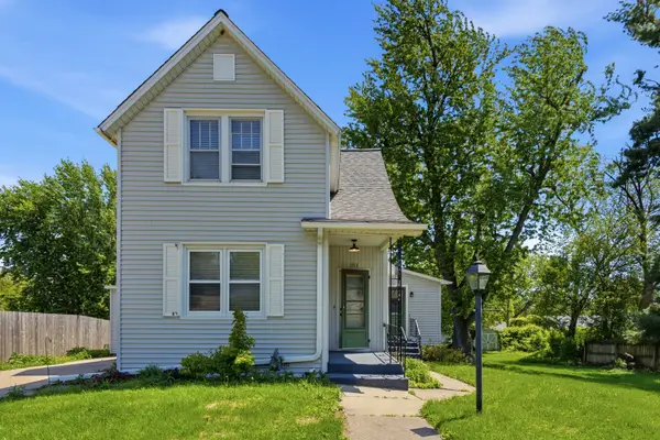 1713 N 5th Street, Clinton, IA 52732