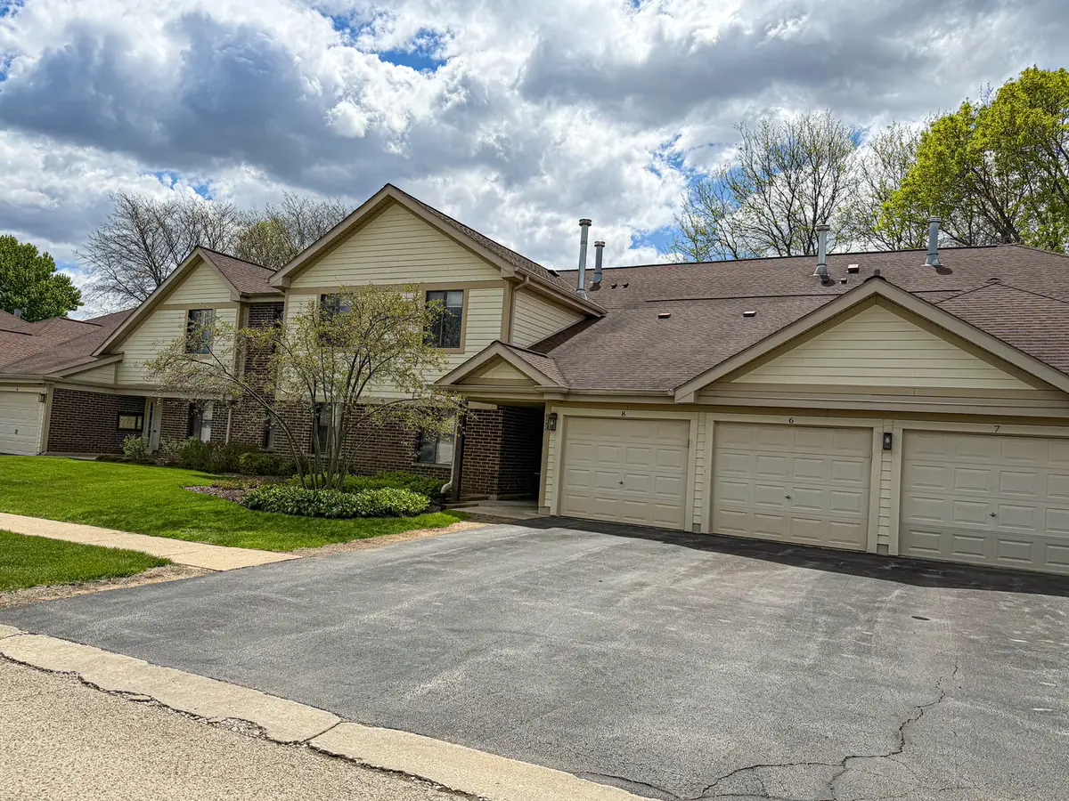 823 E Coach Road #5, Palatine, IL 60074 - #1