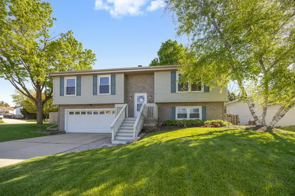 5113 W Dartmoor Drive, McHenry, IL 60050