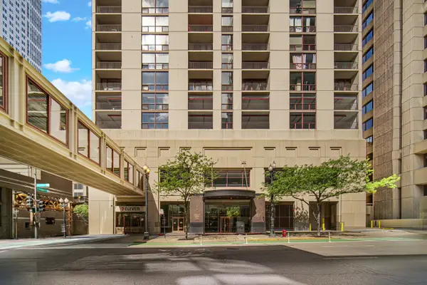 200 N Dearborn Street #4208, Chicago, IL 60601