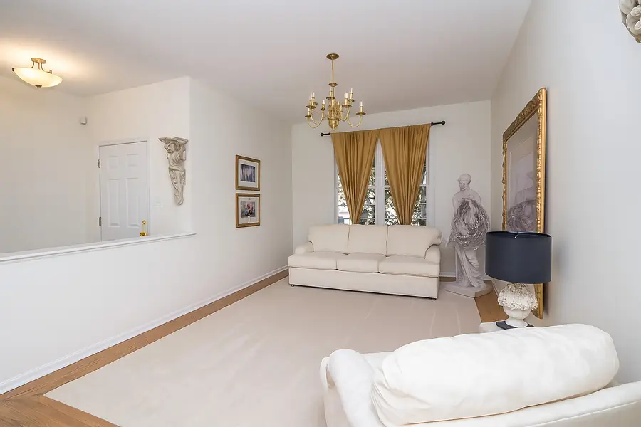 6 Sherwood Court, Lake In The Hills, IL 60156 - #3