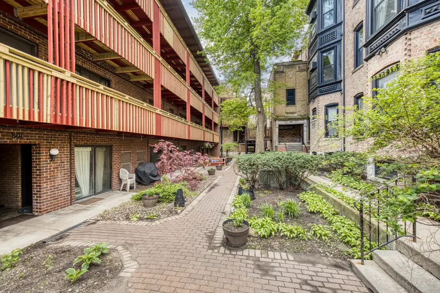 801 W Oakdale Avenue #1B, Chicago, IL 60657 - #2