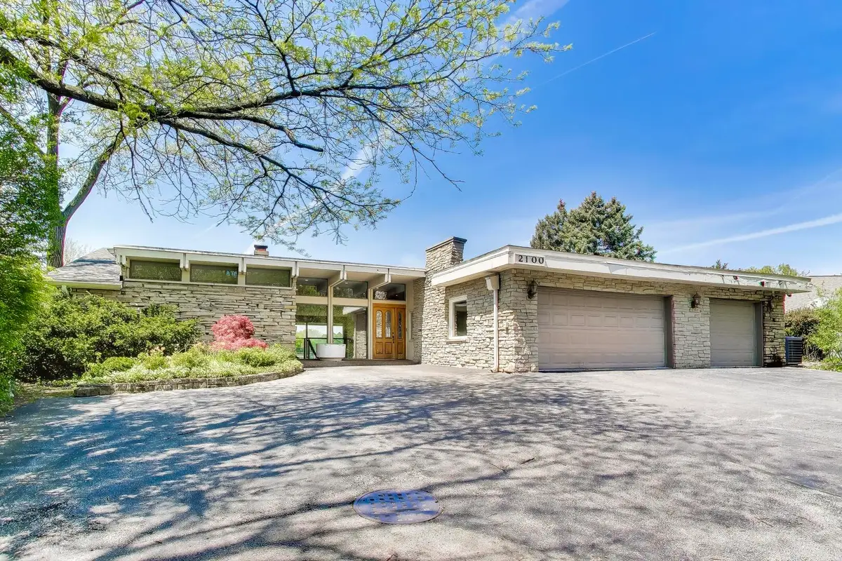 2100 Valley Lo Lane, Glenview, IL 60025 - #1