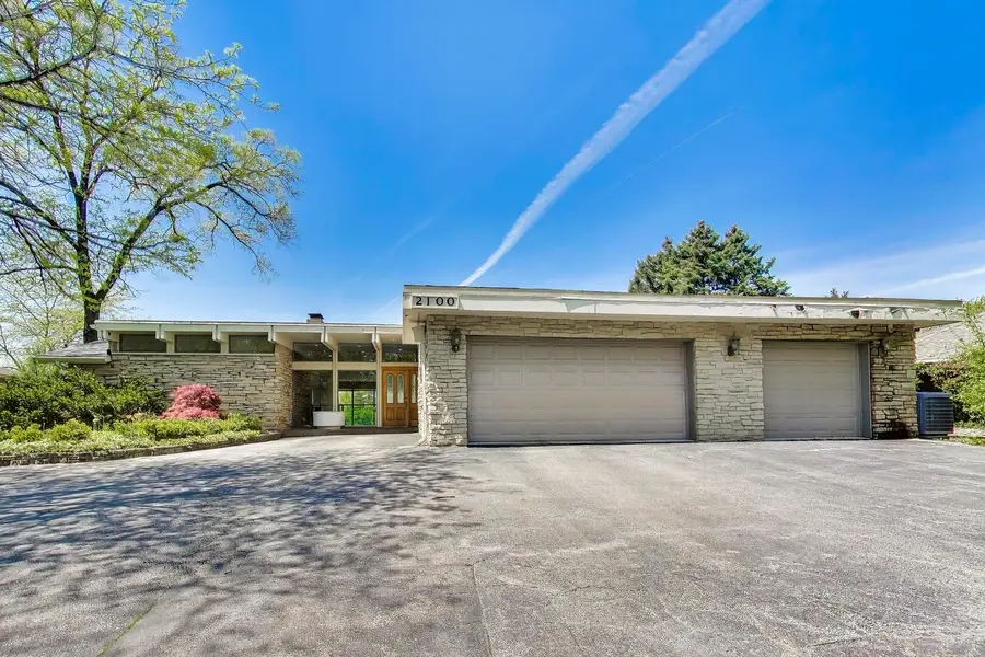 2100 Valley Lo Lane, Glenview, IL 60025 - #2