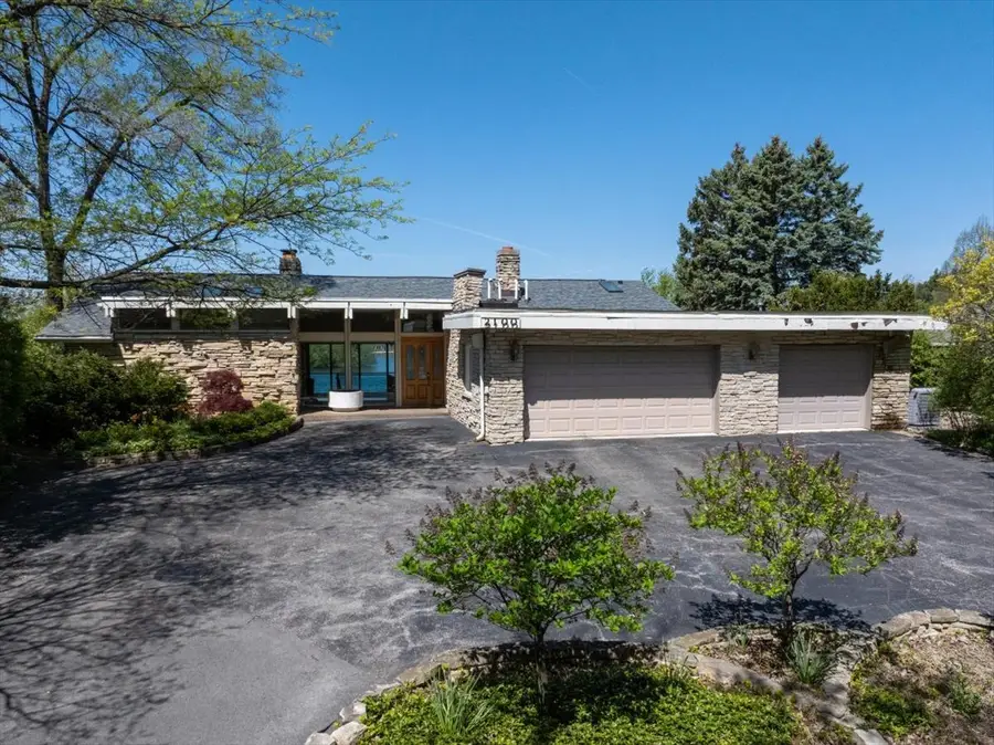 2100 Valley Lo Lane, Glenview, IL 60025 - #3