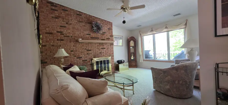 171 Grove Avenue #D, Des Plaines, IL 60016 - #3