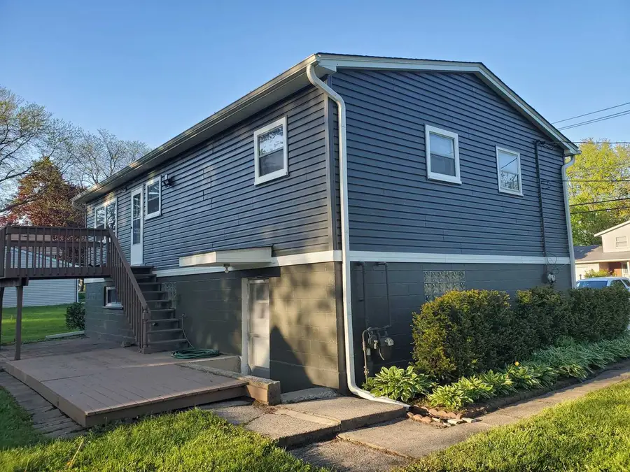 1048 Belle Plaine Avenue, Gurnee, IL 60031 - #2