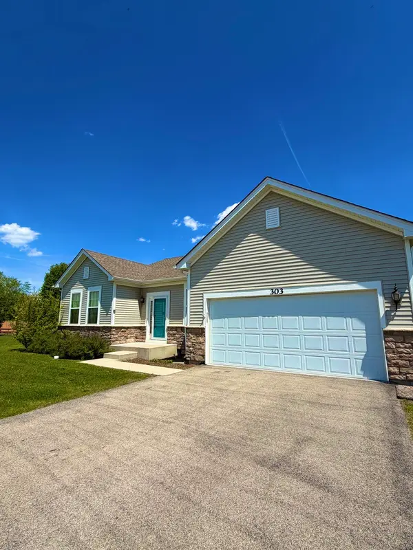 303 Owen Court, Oswego, IL 60543