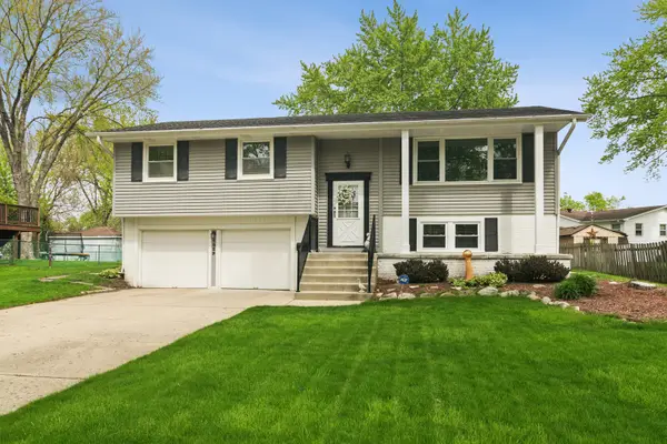 1029 Webster Lane, Schaumburg, IL 60193