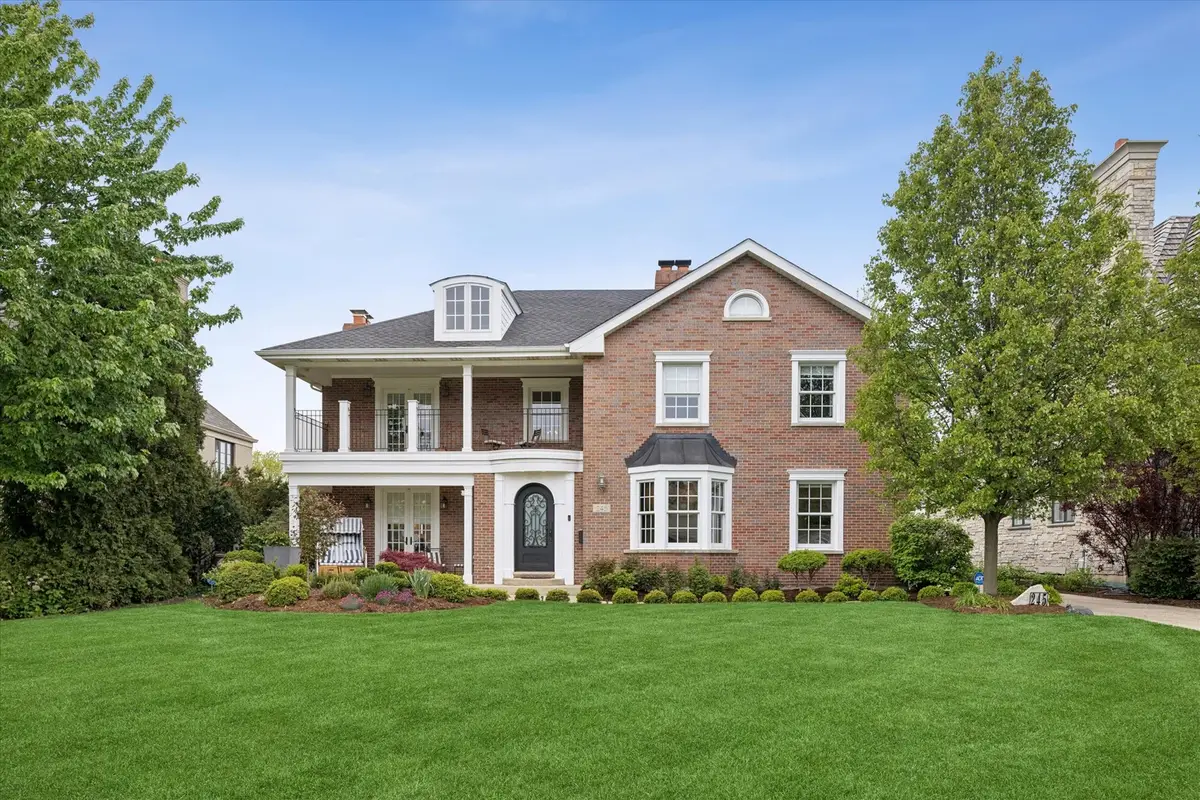 245 W Winthrop Avenue, Elmhurst, IL 60126 - #1