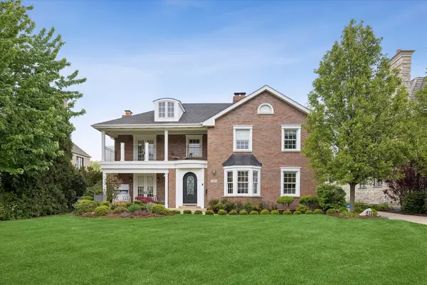 245 W Winthrop Avenue, Elmhurst, IL 60126