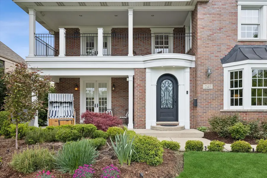 245 W Winthrop Avenue, Elmhurst, IL 60126 - #2